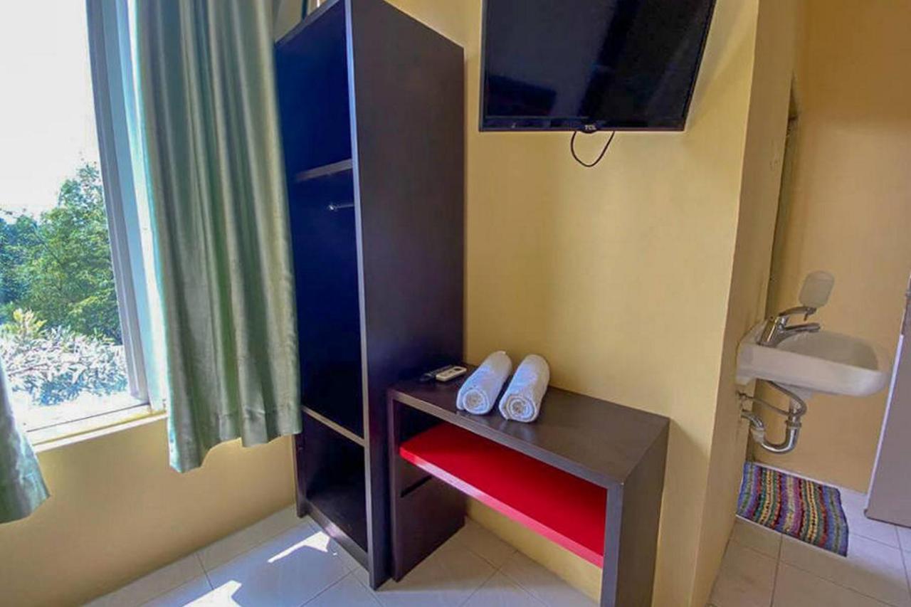 Rama Shinta Homestay Near Gembira Loka Zoo Redpartner Yogyakarta Exterior foto