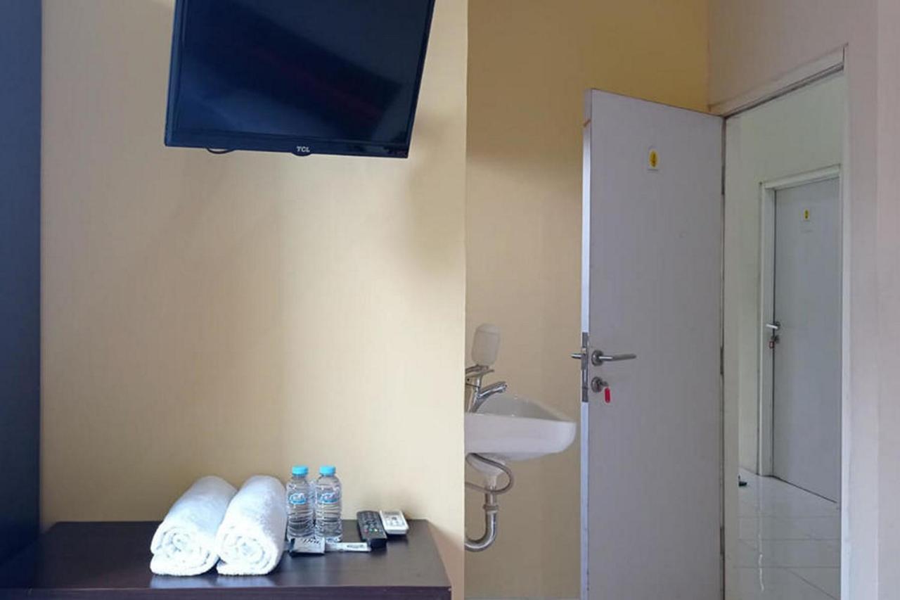 Rama Shinta Homestay Near Gembira Loka Zoo Redpartner Yogyakarta Exterior foto